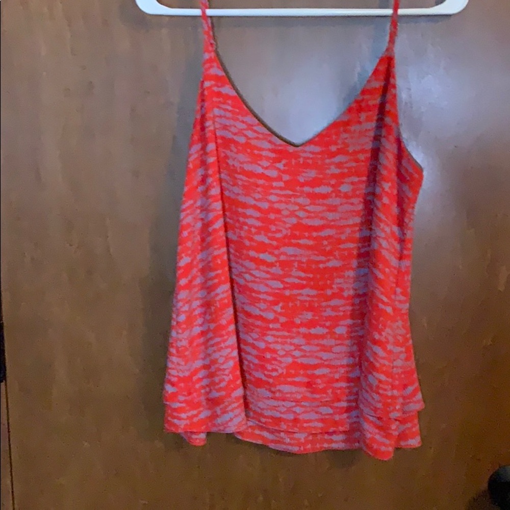 Flowy tank